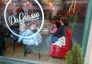 Dzieci w pizzerii Fiero 17 listopada 2025r.