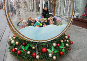 Grupowe zdjęcie w "bombce" na Piotrkowskiej.