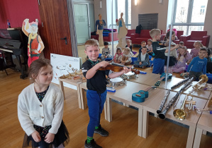 Para dzieci występuje w duecie.